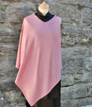 Cashmere och silke poncho milt rosa