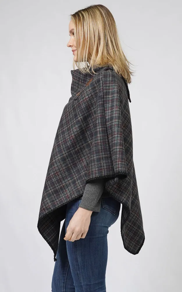 EPC10805 PLAID COCONUT BUTTON PONCHO