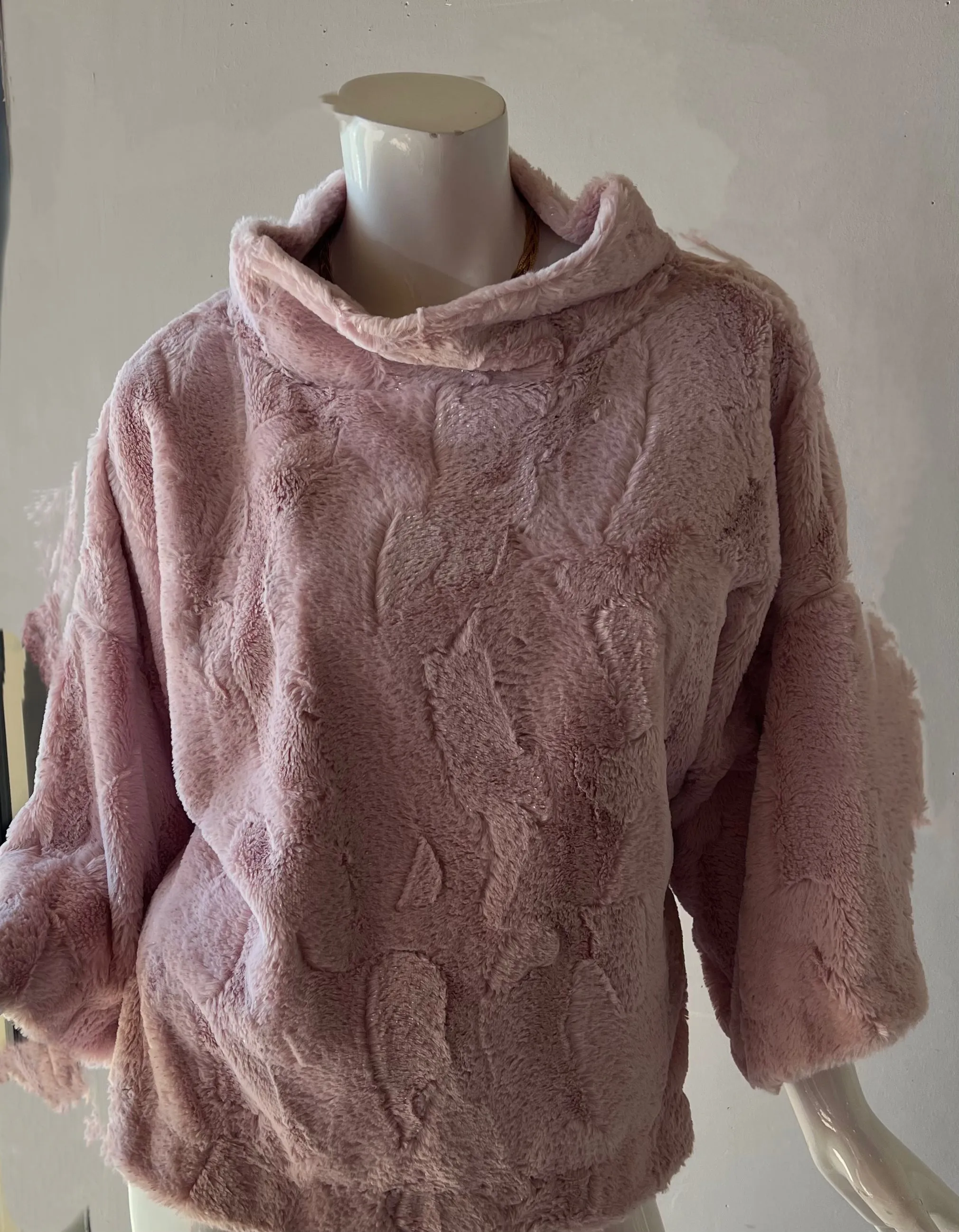 IVY JANE Fur CHARLOTTE Poncho Top