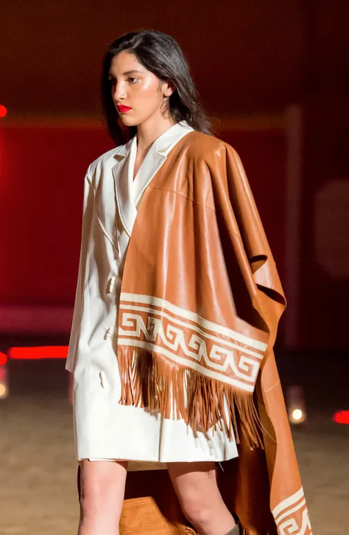 PONCHO REVERSIBLE MIEL
