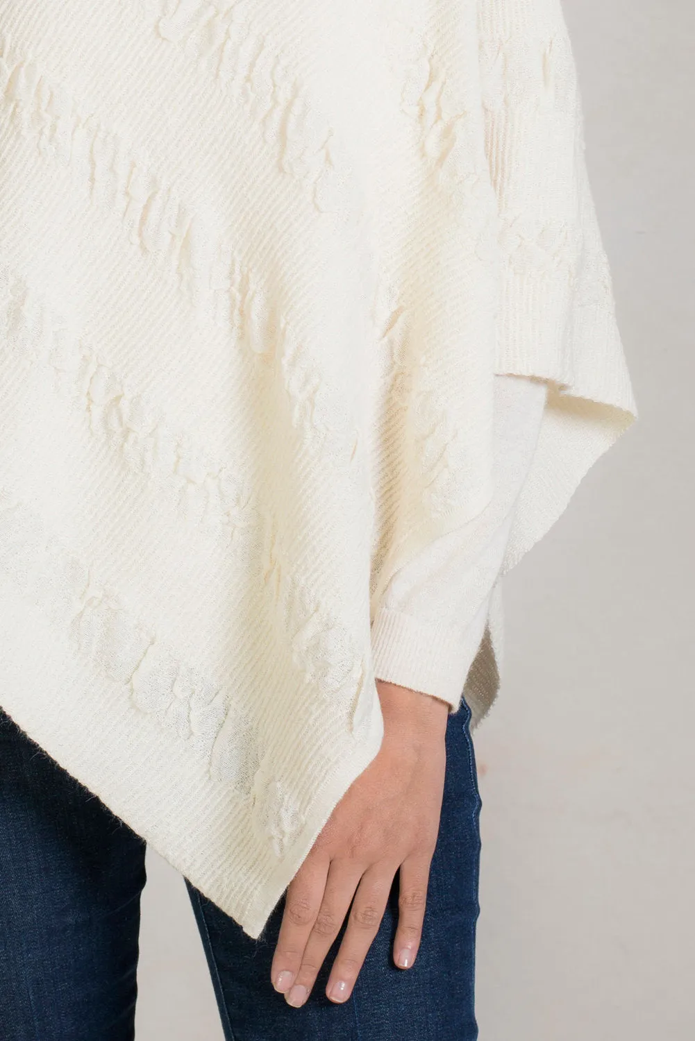 Rachel Poncho Baby Alpaca Color Ecru