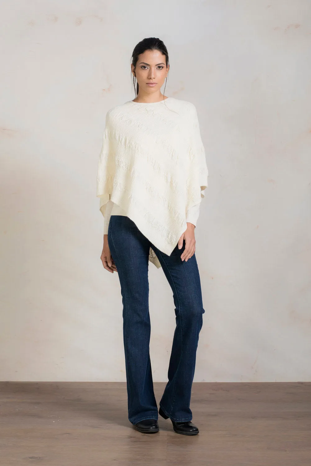 Rachel Poncho Baby Alpaca Color Ecru