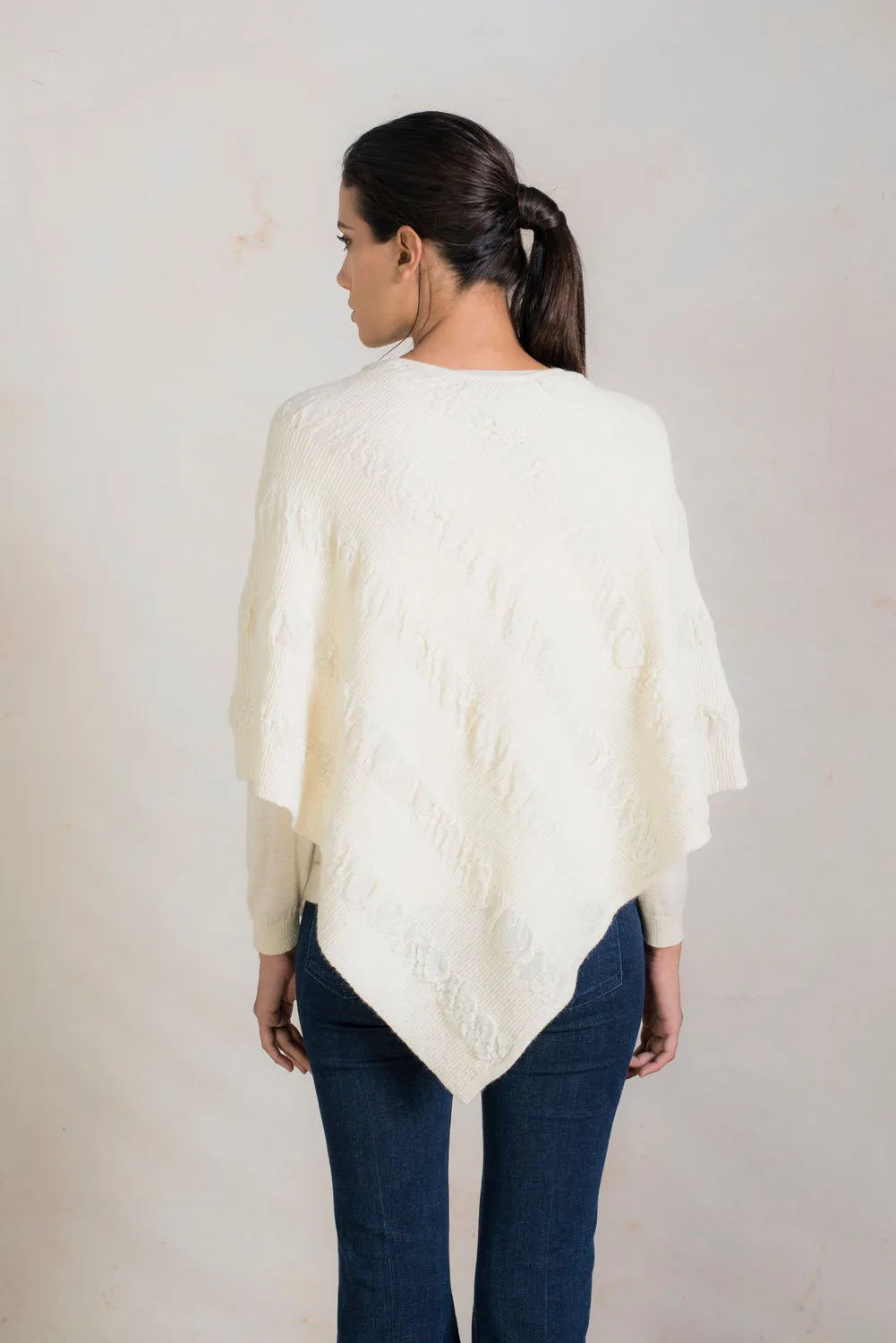 Rachel Poncho Baby Alpaca Color Ecru