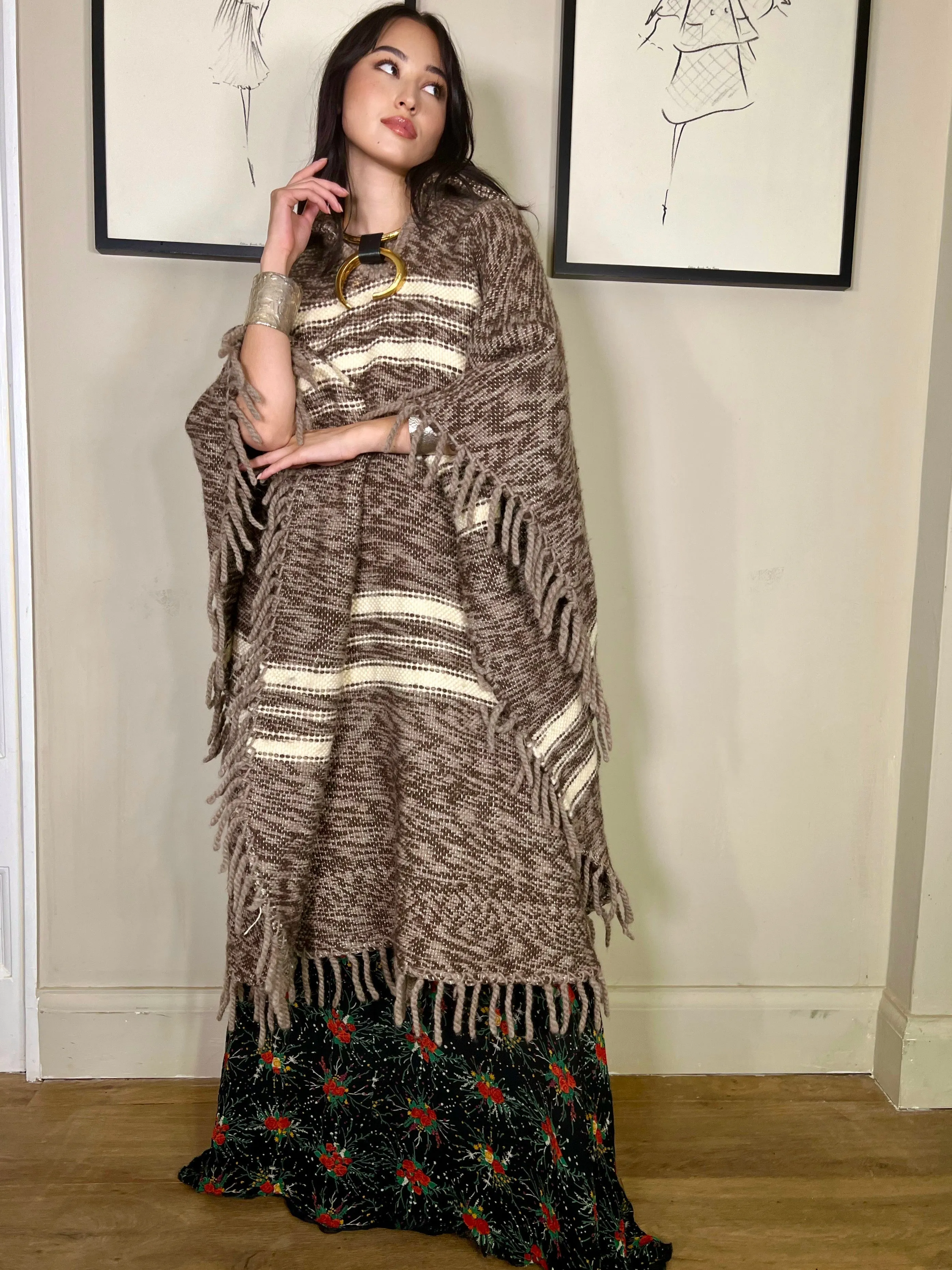 Toni, 70s long knit poncho