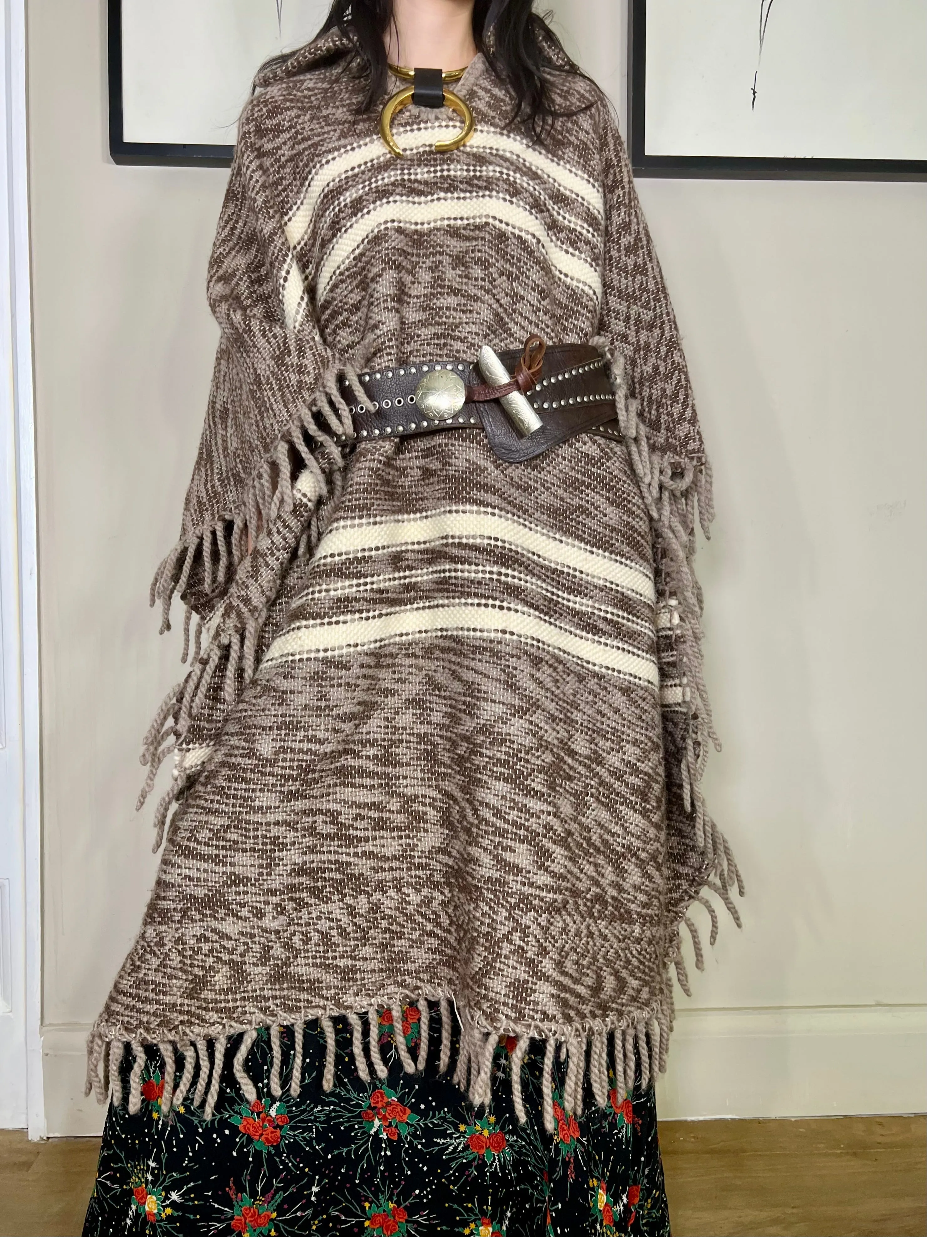 Toni, 70s long knit poncho
