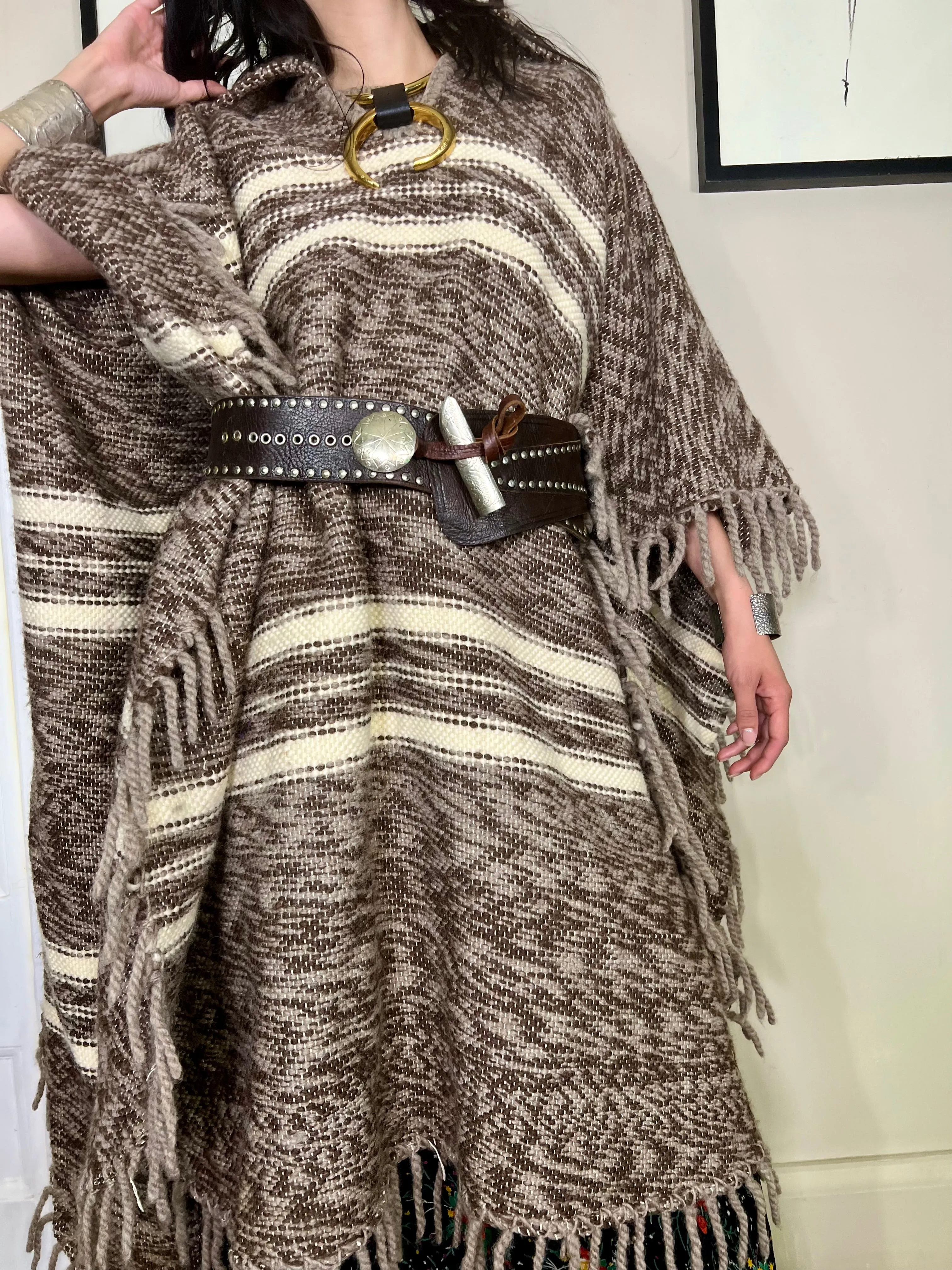 Toni, 70s long knit poncho